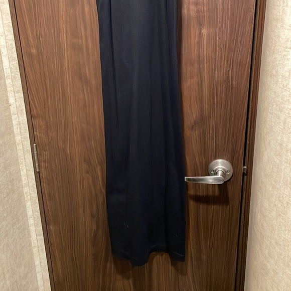 Ribbed V Neck Midi Dress - Picture 3 of 3